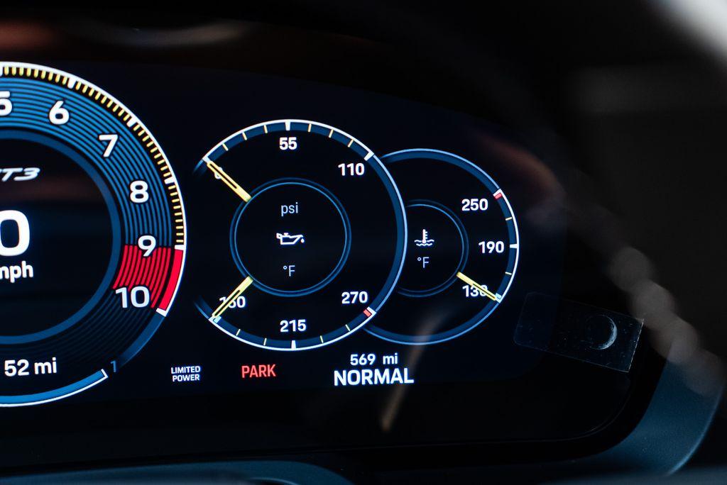 http://www.koenigseggchicago.com/galleria_images/114/114_p27_l.jpg