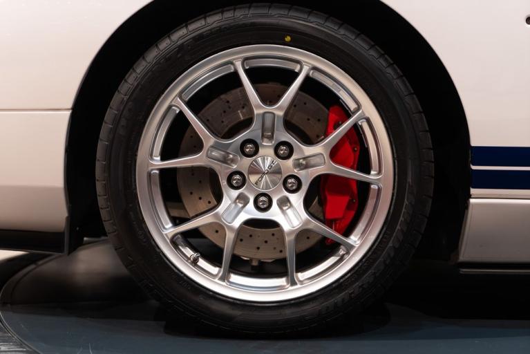 http://www.koenigseggchicago.com/galleria_images/115/115_p12_f.jpg