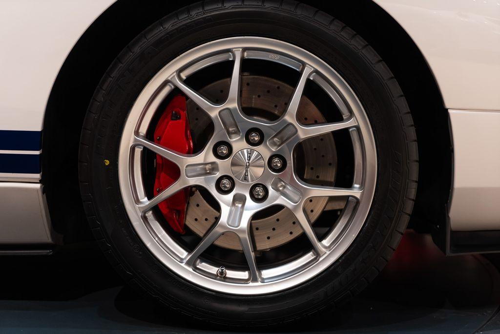 http://www.koenigseggchicago.com/galleria_images/115/115_p15_l.jpg