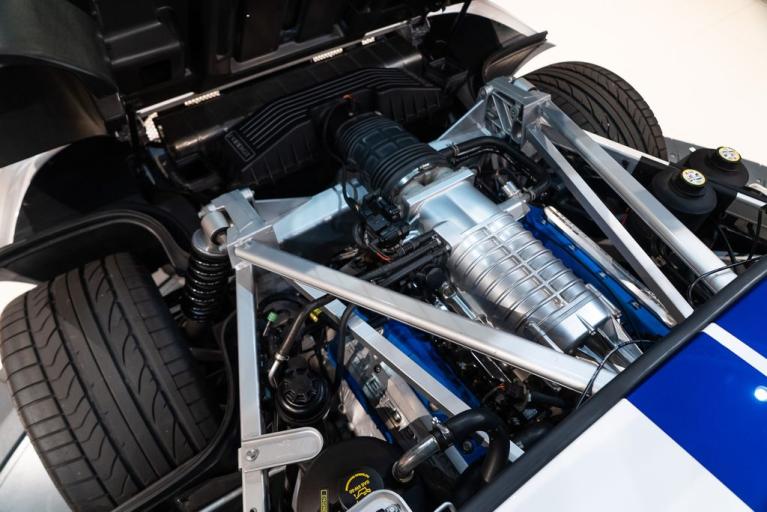 http://www.koenigseggchicago.com/galleria_images/115/115_p16_f.jpg