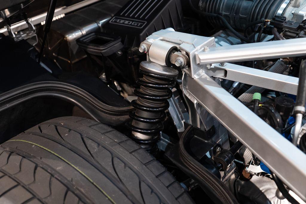 http://www.koenigseggchicago.com/galleria_images/115/115_p19_l.jpg