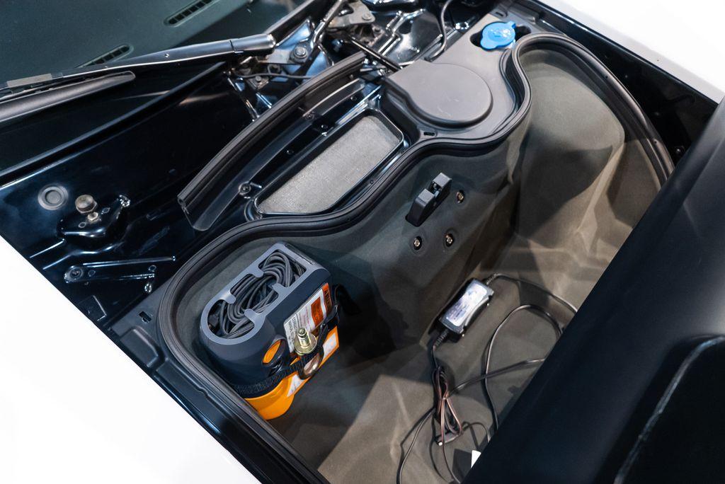 http://www.koenigseggchicago.com/galleria_images/115/115_p27_l.jpg