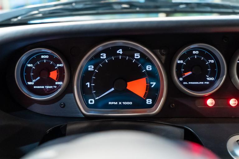http://www.koenigseggchicago.com/galleria_images/115/115_p35_f.jpg