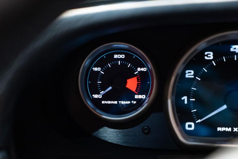 http://www.koenigseggchicago.com/galleria_images/115/115_p36_f.jpg