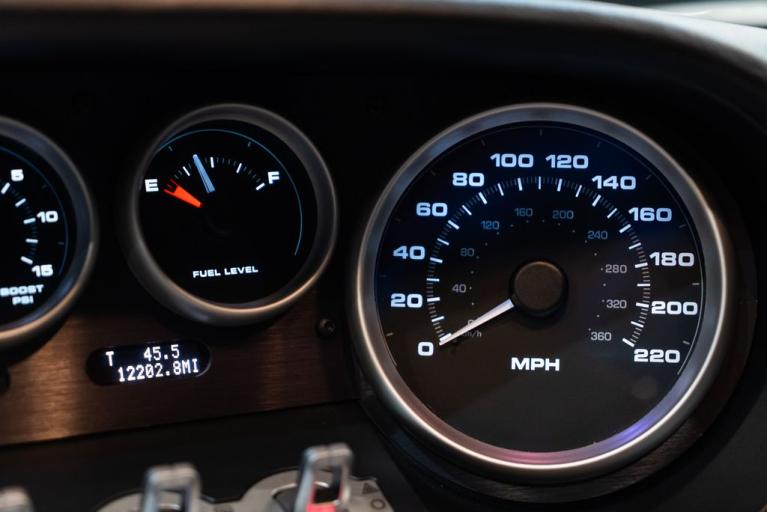 http://www.koenigseggchicago.com/galleria_images/115/115_p39_f.jpg