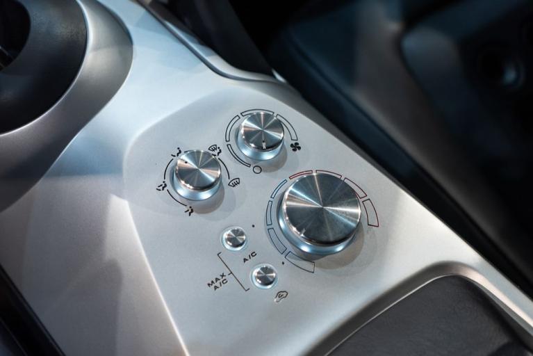 http://www.koenigseggchicago.com/galleria_images/115/115_p43_f.jpg
