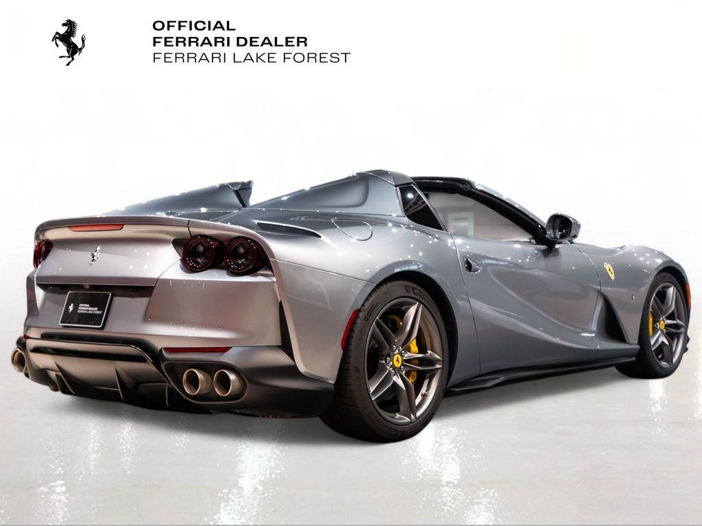 http://www.koenigseggchicago.com/galleria_images/116/116_p10_l.jpg