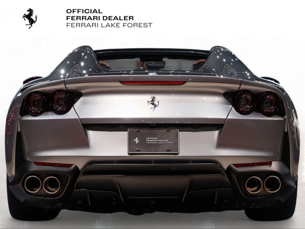 http://www.koenigseggchicago.com/galleria_images/116/116_p11_l.jpg