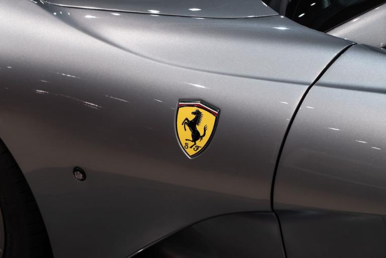 http://www.koenigseggchicago.com/galleria_images/116/116_p12_f.jpg