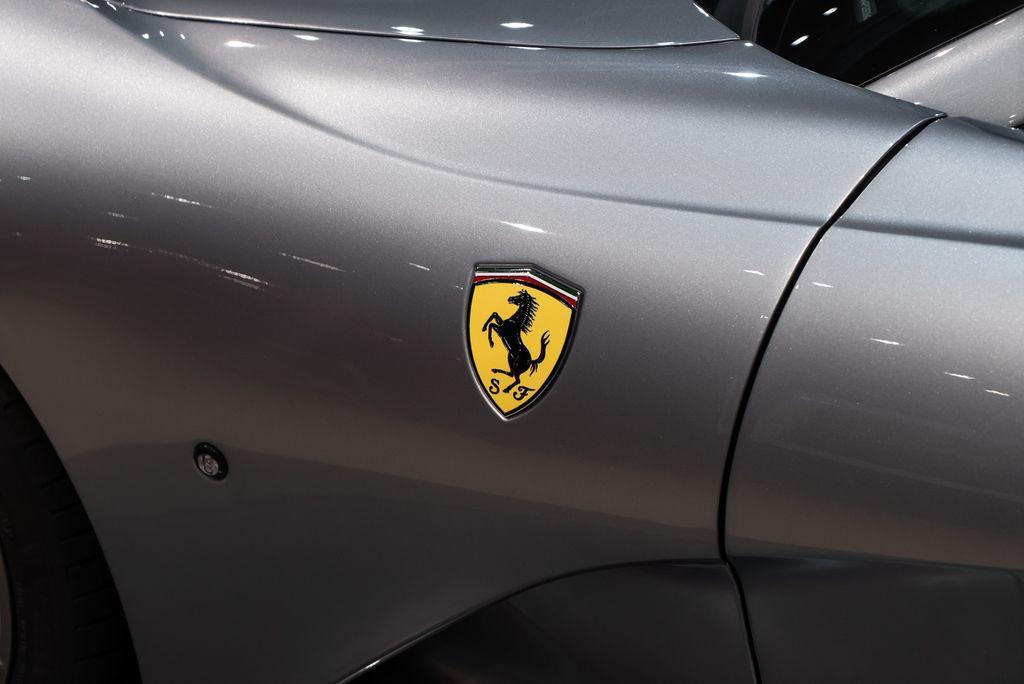 http://www.koenigseggchicago.com/galleria_images/116/116_p12_l.jpg