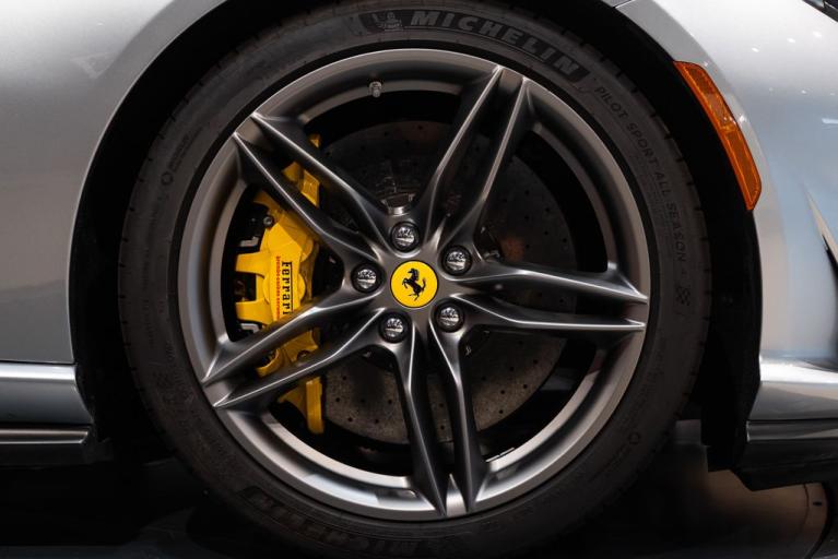 http://www.koenigseggchicago.com/galleria_images/116/116_p13_f.jpg