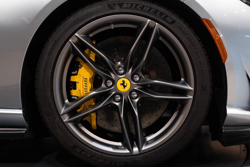 http://www.koenigseggchicago.com/galleria_images/116/116_p13_l.jpg