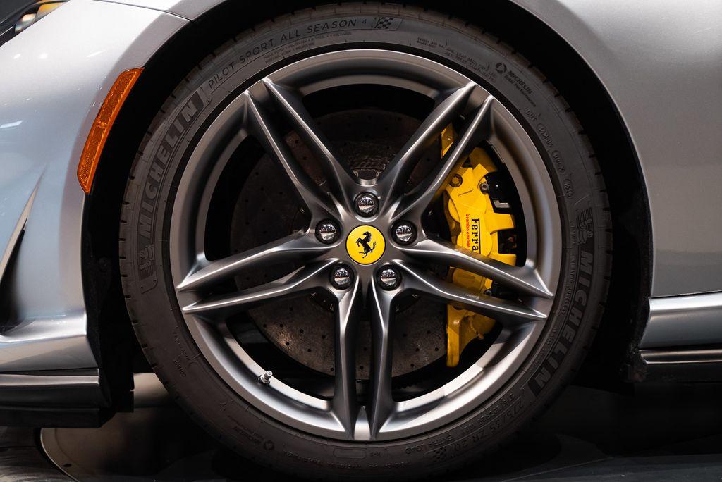 http://www.koenigseggchicago.com/galleria_images/116/116_p14_l.jpg