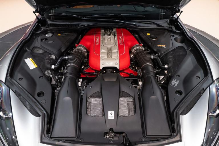 http://www.koenigseggchicago.com/galleria_images/116/116_p17_f.jpg