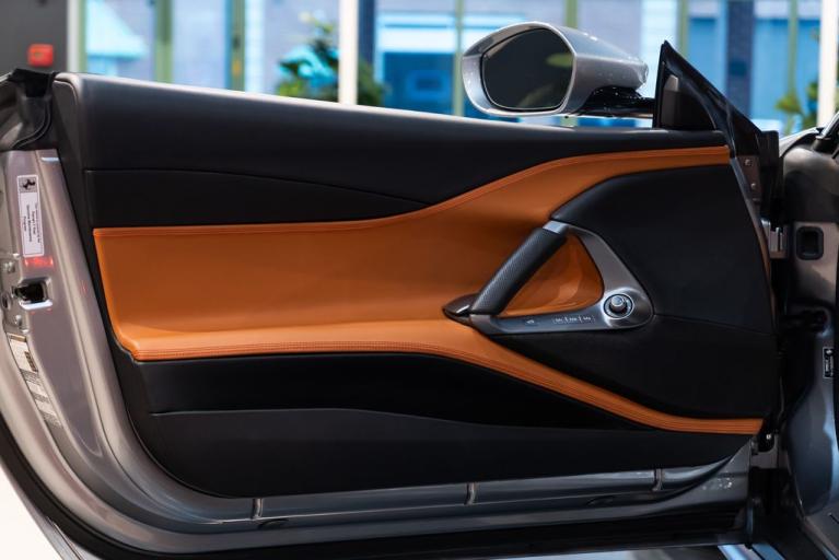 http://www.koenigseggchicago.com/galleria_images/116/116_p25_f.jpg