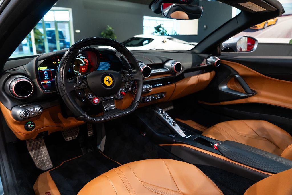 http://www.koenigseggchicago.com/galleria_images/116/116_p28_l.jpg