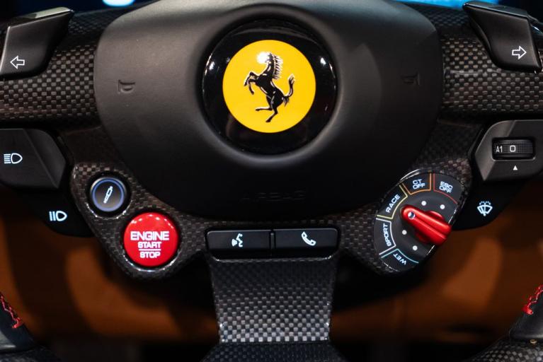 http://www.koenigseggchicago.com/galleria_images/116/116_p29_f.jpg