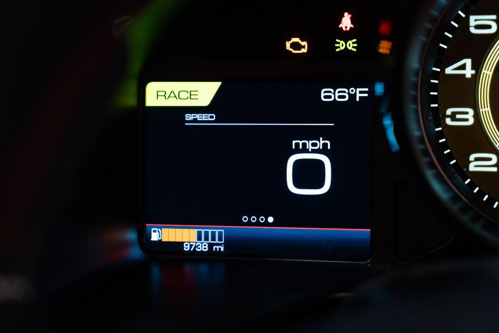 http://www.koenigseggchicago.com/galleria_images/116/116_p31_l.jpg