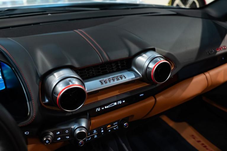 http://www.koenigseggchicago.com/galleria_images/116/116_p36_f.jpg