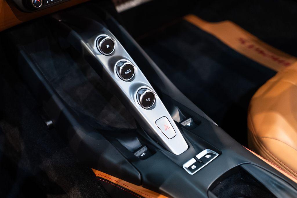 http://www.koenigseggchicago.com/galleria_images/116/116_p41_l.jpg