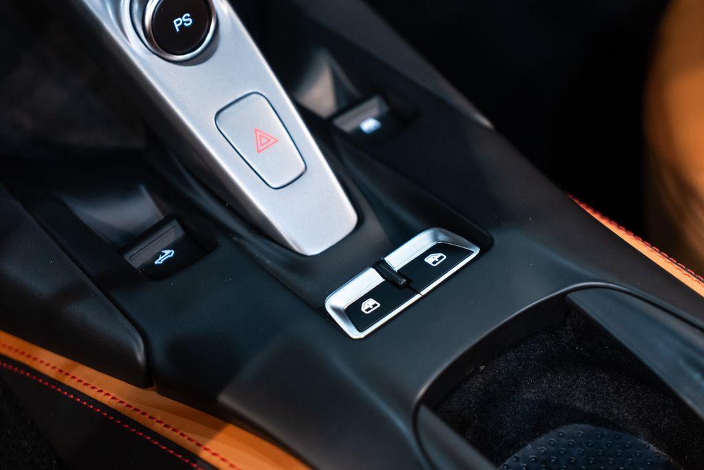 http://www.koenigseggchicago.com/galleria_images/116/116_p43_l.jpg