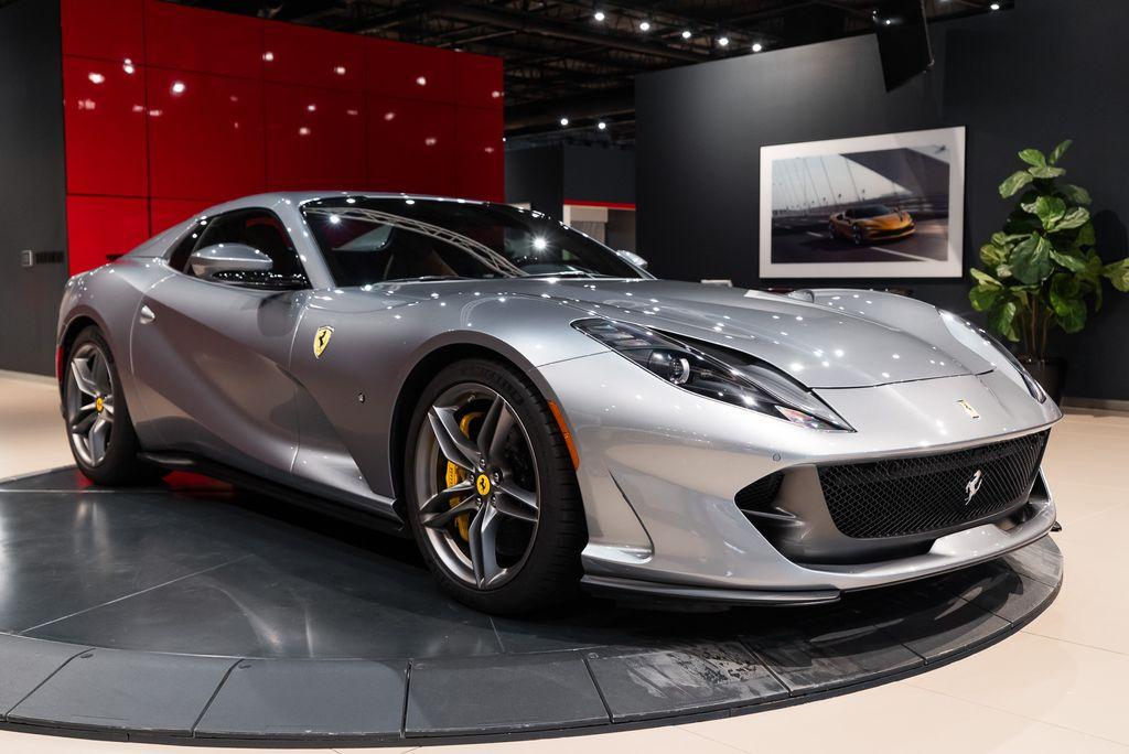 http://www.koenigseggchicago.com/galleria_images/116/116_p51_l.jpg