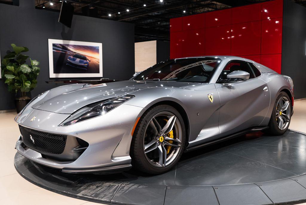 http://www.koenigseggchicago.com/galleria_images/116/116_p52_l.jpg