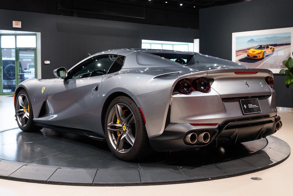 http://www.koenigseggchicago.com/galleria_images/116/116_p53_l.jpg