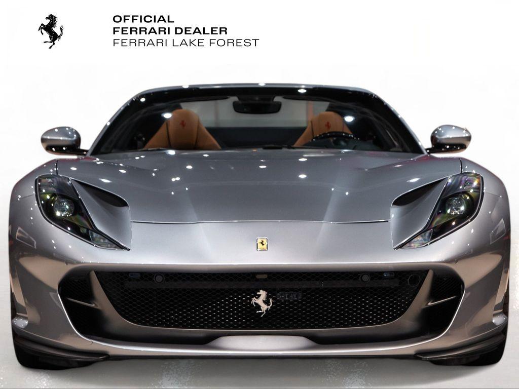 http://www.koenigseggchicago.com/galleria_images/116/116_p7_l.jpg