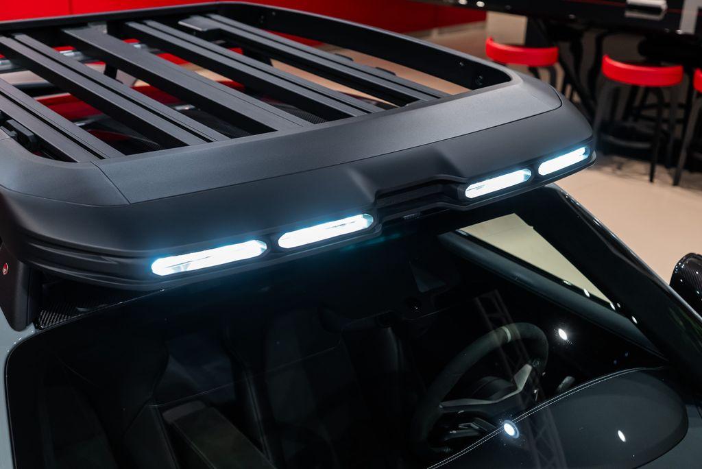 http://www.koenigseggchicago.com/galleria_images/117/117_p19_l.jpg