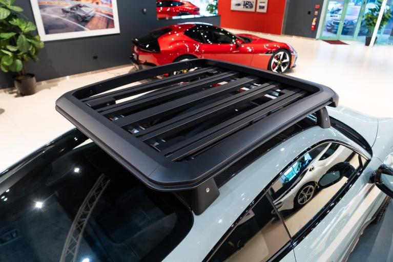 http://www.koenigseggchicago.com/galleria_images/117/117_p20_f.jpg