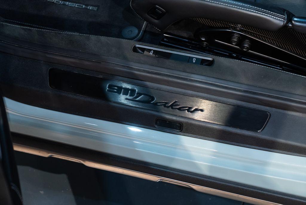 http://www.koenigseggchicago.com/galleria_images/117/117_p24_l.jpg