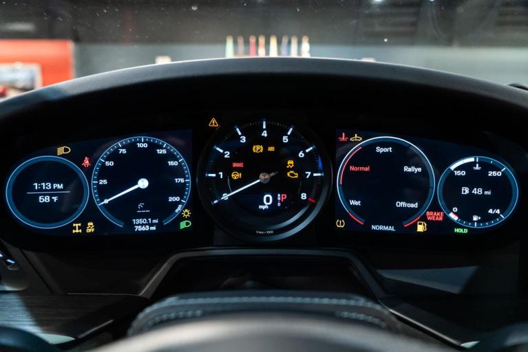 http://www.koenigseggchicago.com/galleria_images/117/117_p31_f.jpg