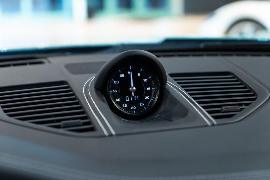 http://www.koenigseggchicago.com/galleria_images/117/117_p35_l.jpg