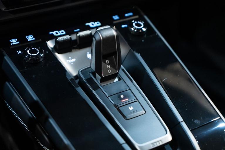 http://www.koenigseggchicago.com/galleria_images/117/117_p39_f.jpg
