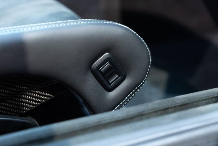 http://www.koenigseggchicago.com/galleria_images/117/117_p45_f.jpg