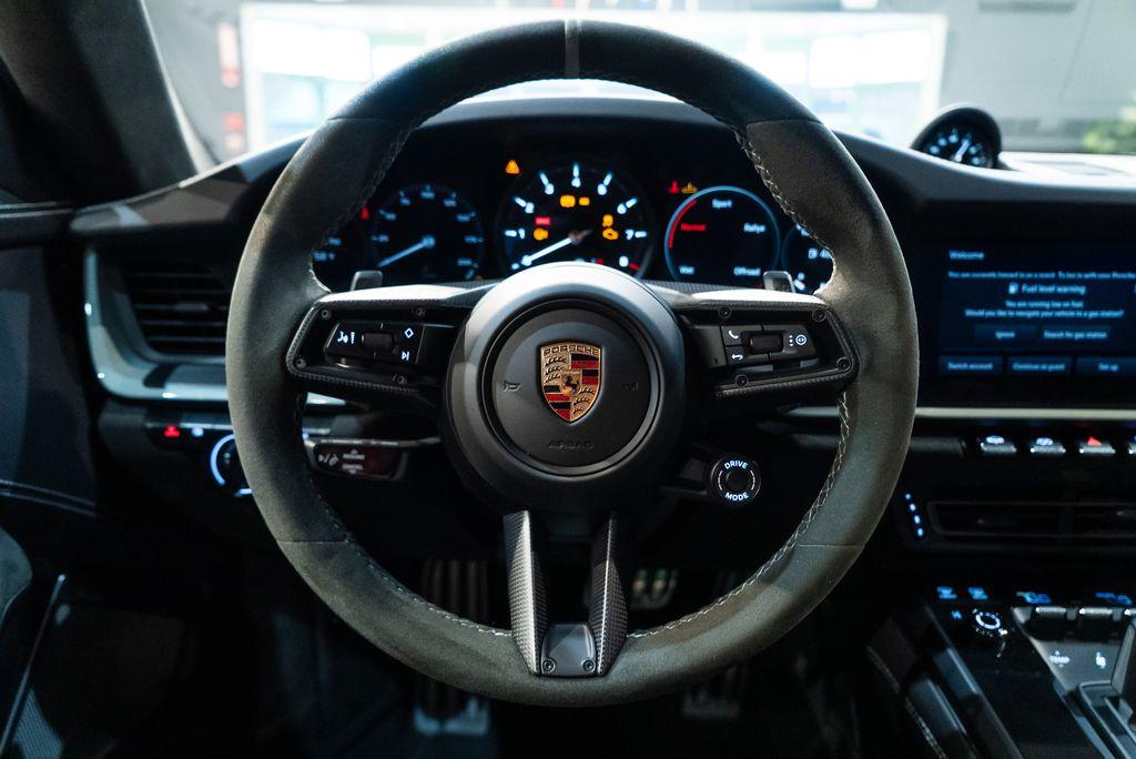http://www.koenigseggchicago.com/galleria_images/117/117_p5_l.jpg