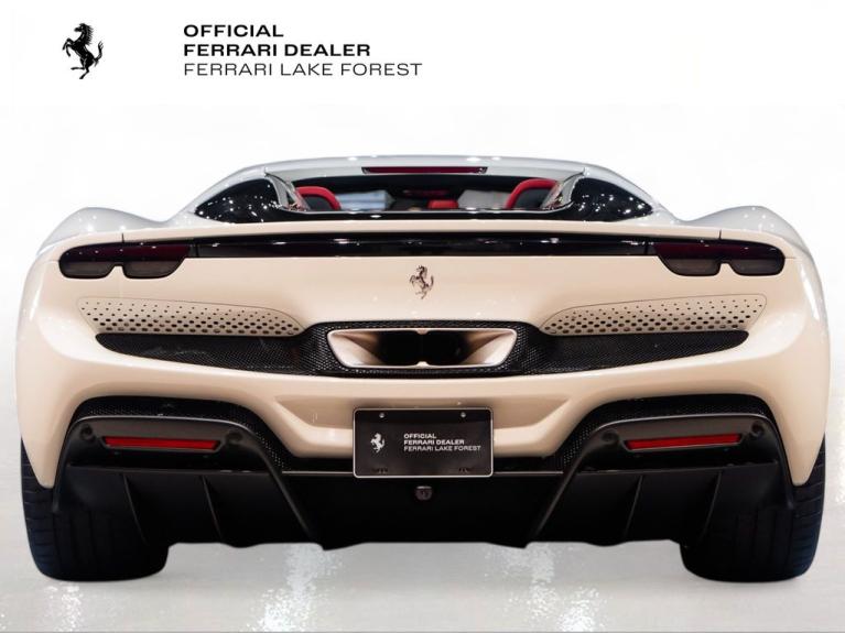 http://www.koenigseggchicago.com/galleria_images/118/118_p11_f.jpg