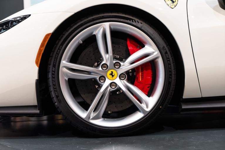 http://www.koenigseggchicago.com/galleria_images/118/118_p12_f.jpg
