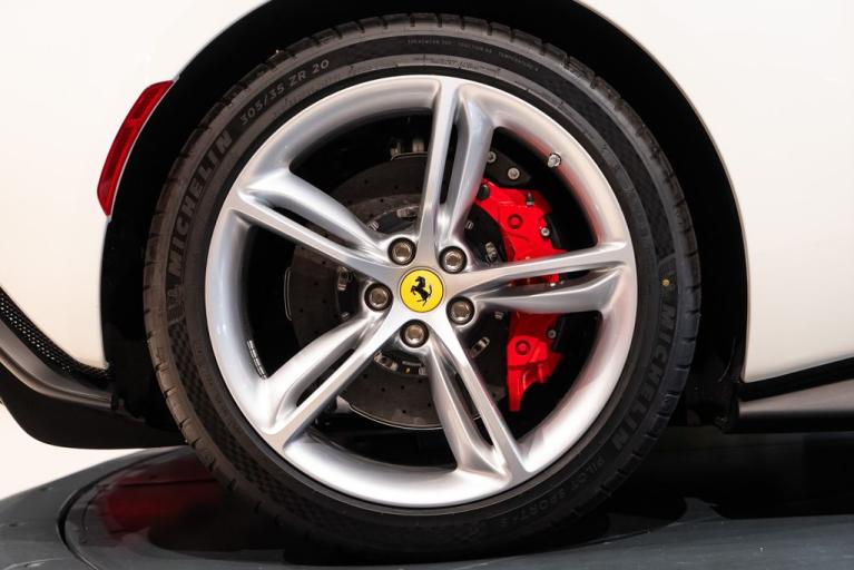 http://www.koenigseggchicago.com/galleria_images/118/118_p14_f.jpg