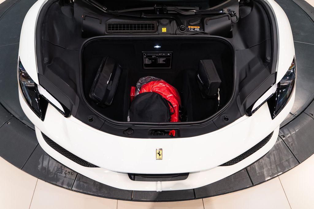 http://www.koenigseggchicago.com/galleria_images/118/118_p23_l.jpg