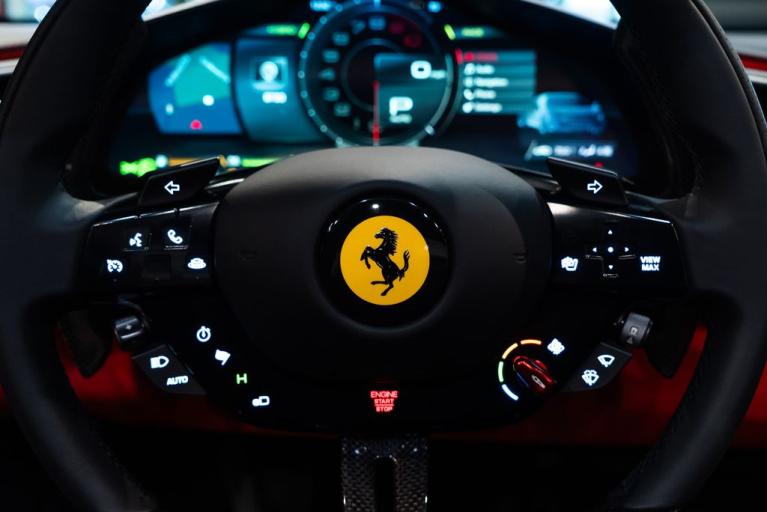 http://www.koenigseggchicago.com/galleria_images/118/118_p29_f.jpg
