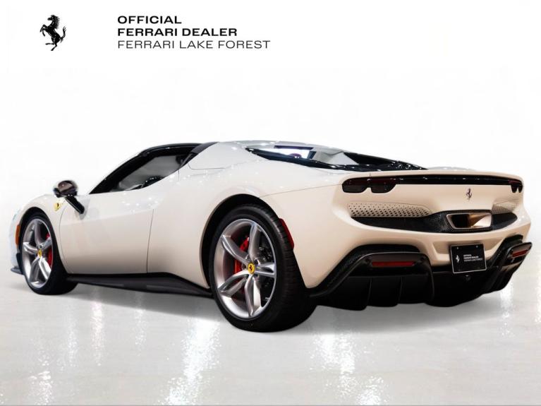 http://www.koenigseggchicago.com/galleria_images/118/118_p2_f.jpg