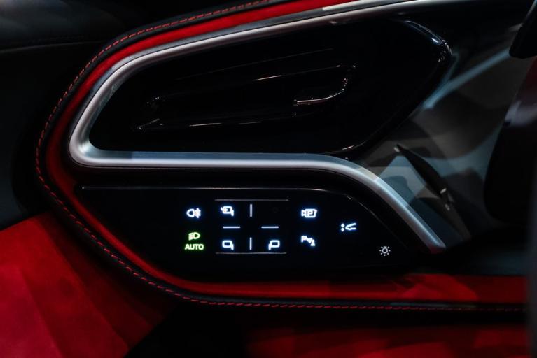 http://www.koenigseggchicago.com/galleria_images/118/118_p34_f.jpg