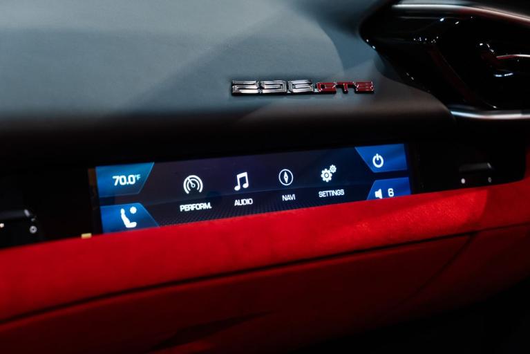 http://www.koenigseggchicago.com/galleria_images/118/118_p37_f.jpg