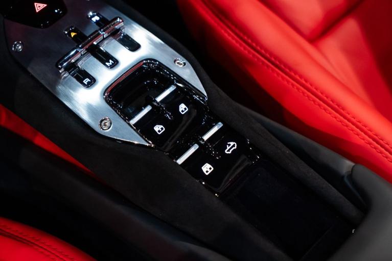 http://www.koenigseggchicago.com/galleria_images/118/118_p39_f.jpg