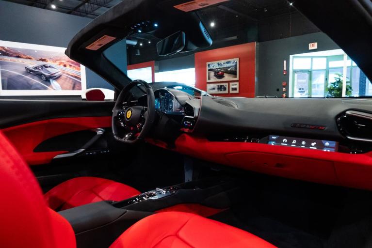 http://www.koenigseggchicago.com/galleria_images/118/118_p41_f.jpg