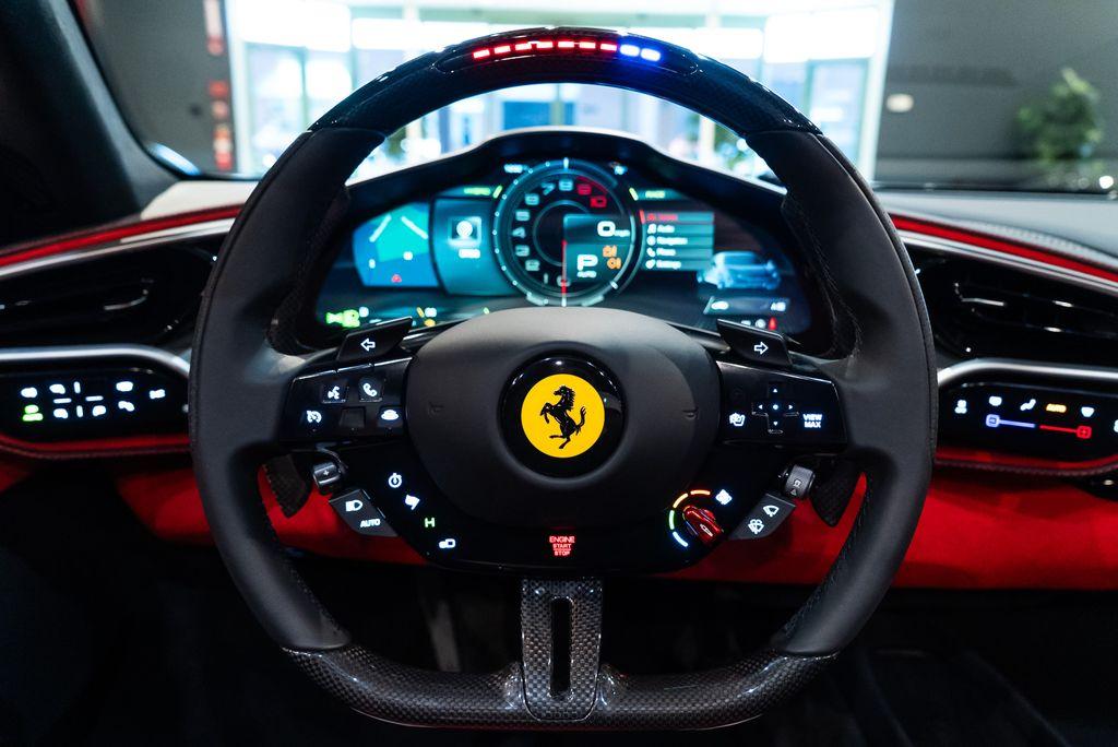http://www.koenigseggchicago.com/galleria_images/118/118_p5_l.jpg