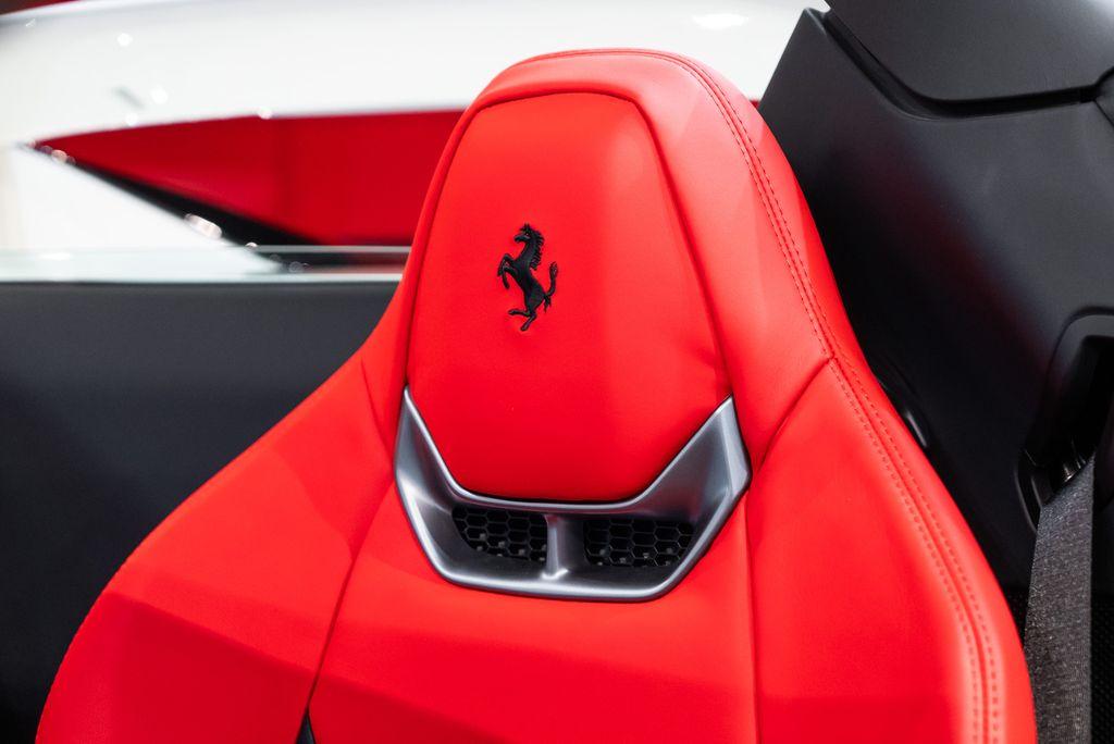http://www.koenigseggchicago.com/galleria_images/118/118_p6_l.jpg