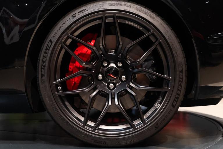 http://www.koenigseggchicago.com/galleria_images/119/119_p13_f.jpg
